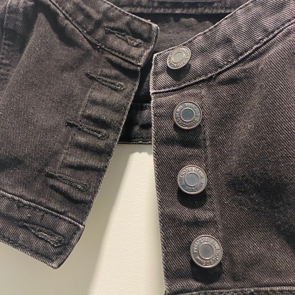 Cute Black Denim Overalls Crop Top with Adjustable Straps! (NWOT) - Picture 4 of 4